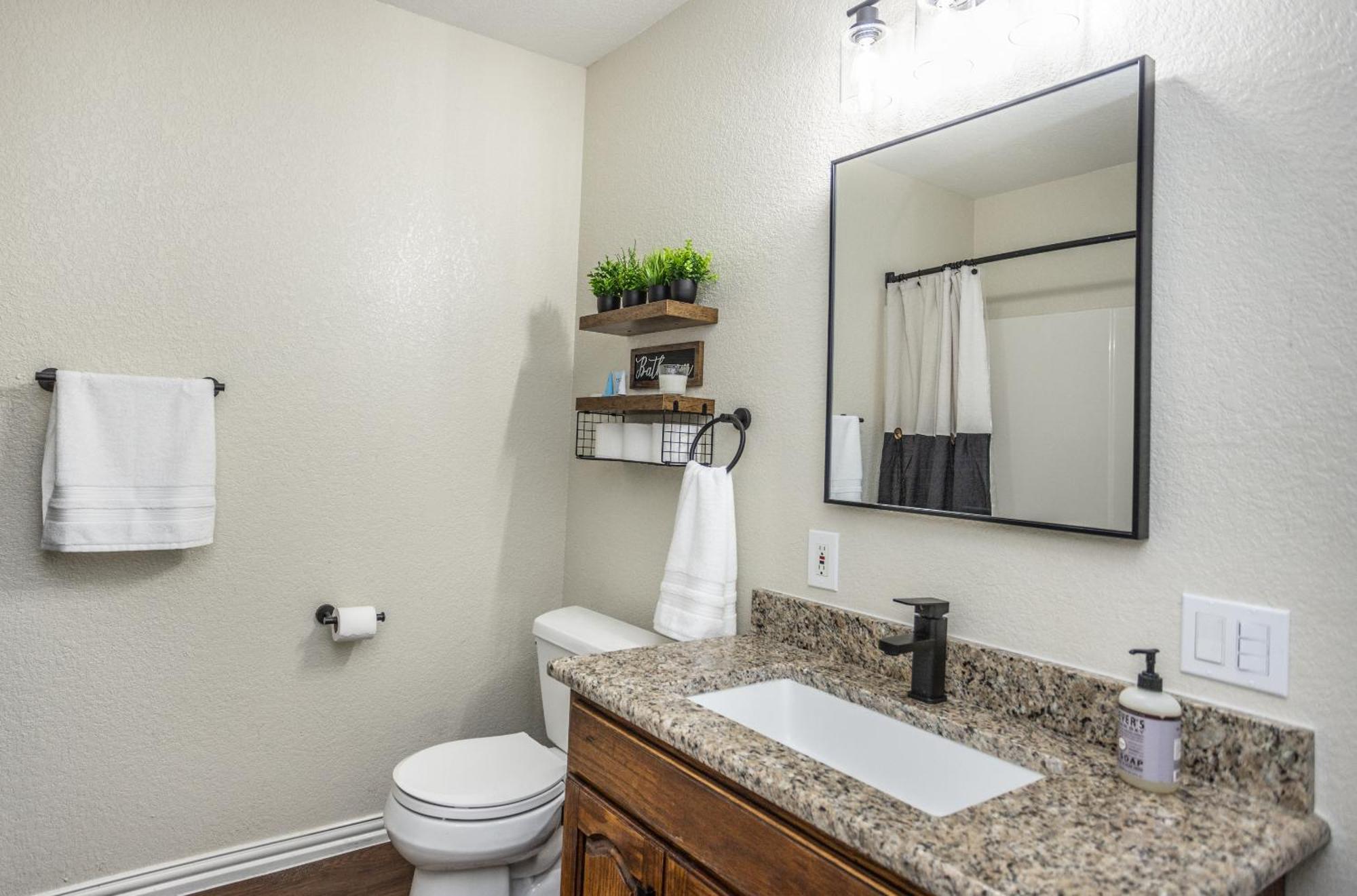 Tranquil 3-Bedroom Cabin Near Winstar Casino แทกเกอร์วิลล์ ภายนอก รูปภาพ